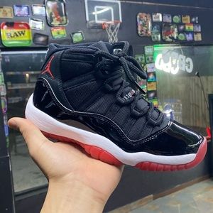 Retro bred 11’s Sz 5.5y Brand new never worn